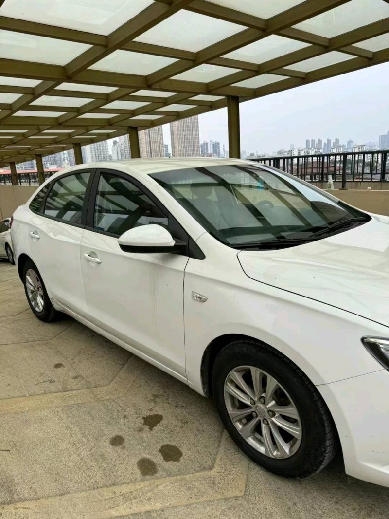 苏州16年别克英朗2