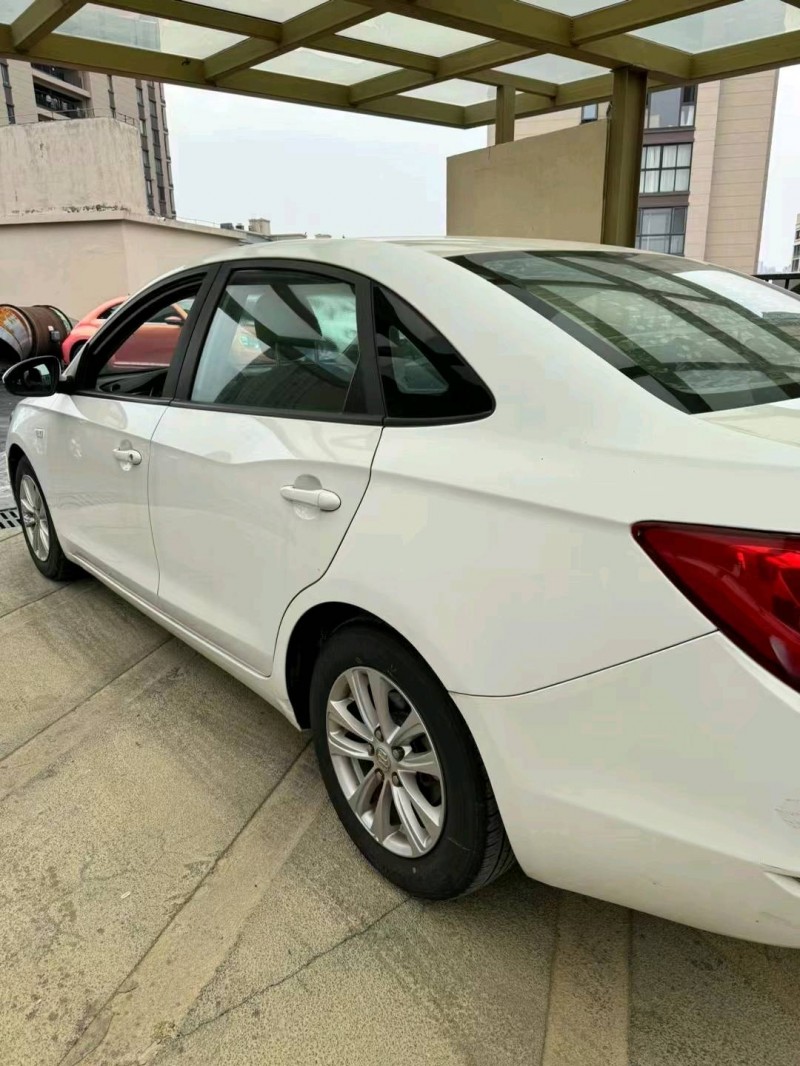 苏州16年别克英朗8