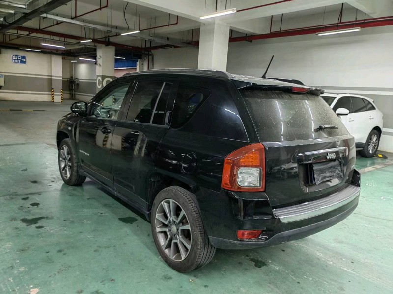 苏州17年Jeep自由客8