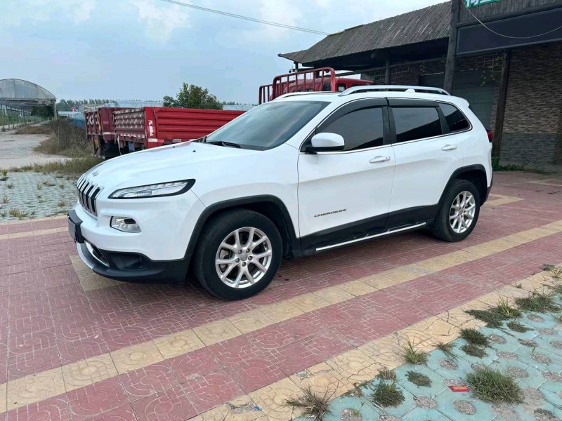 徐州17年Jeep自由光3