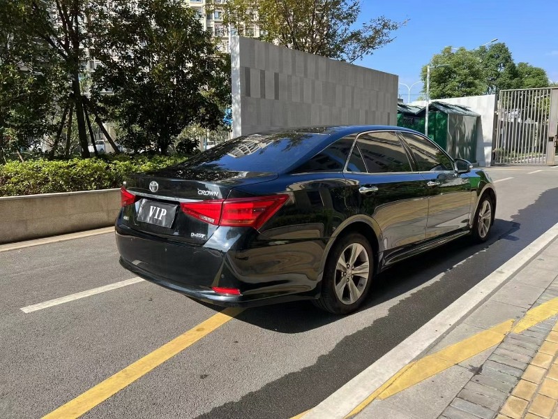 苏州17年丰田皇冠7