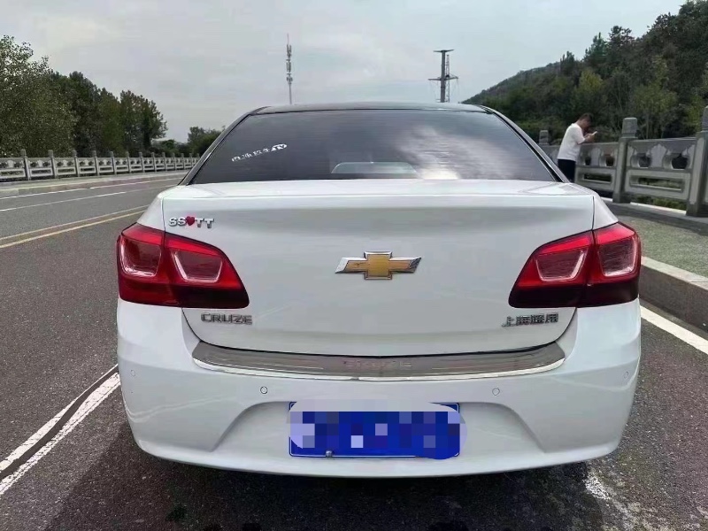 青岛15年雪佛兰科鲁兹3