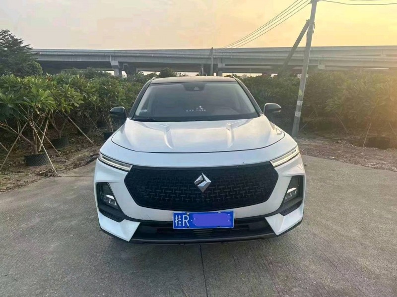 汕頭19年寶駿RS51