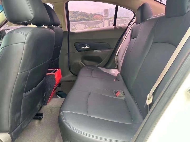 青岛15年雪佛兰科鲁兹9