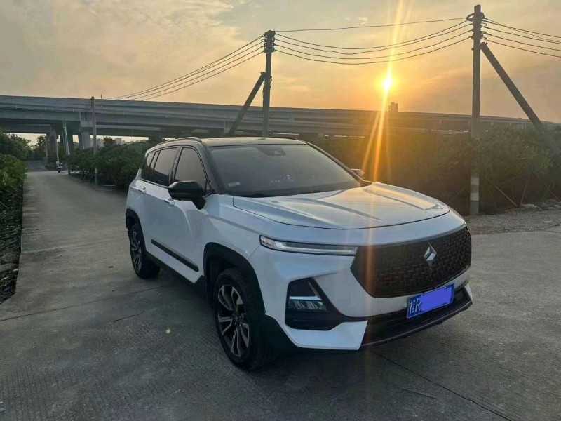 汕頭19年寶駿RS52