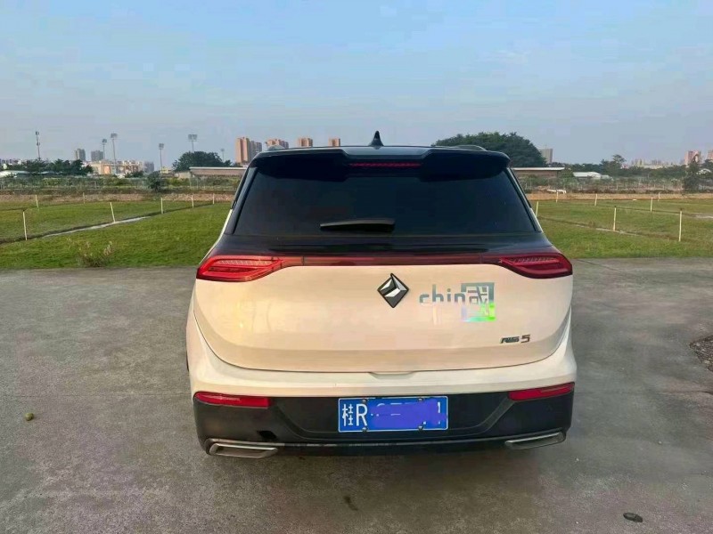 汕頭19年寶駿RS56