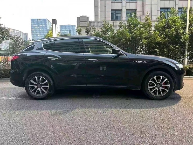 嘉兴17年玛莎拉蒂Levante4
