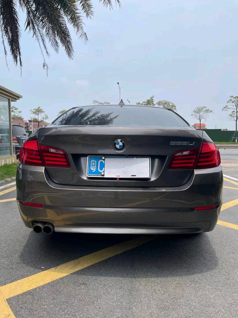 佛山13年宝马5系9