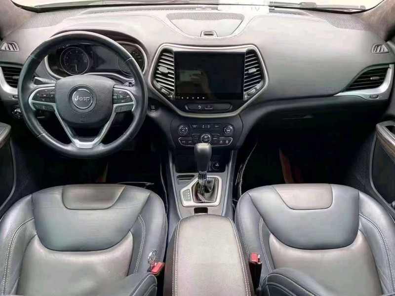 嘉兴16年Jeep自由光8