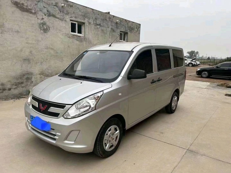 菏澤19年五菱汽車榮光V2