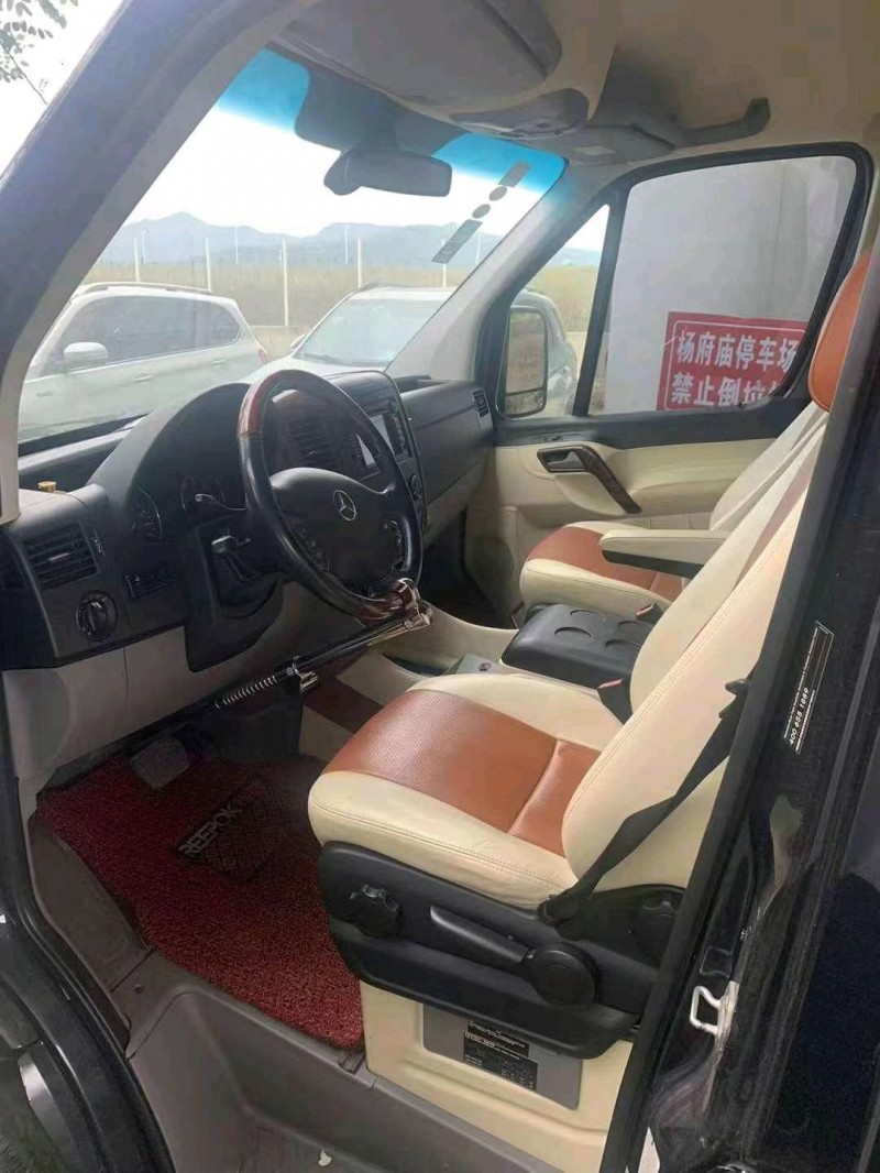 嘉兴15年奔驰斯宾特3