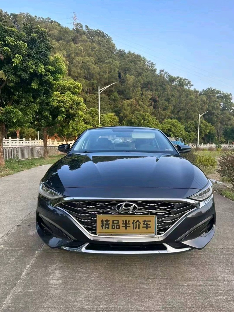 深圳19年现代菲斯塔1