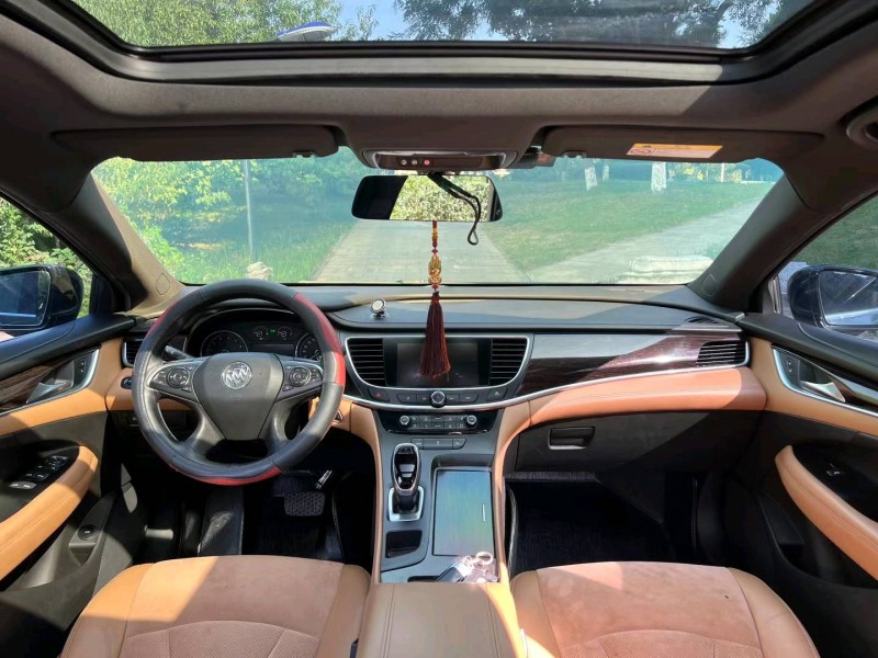 邢台16年别克君越5