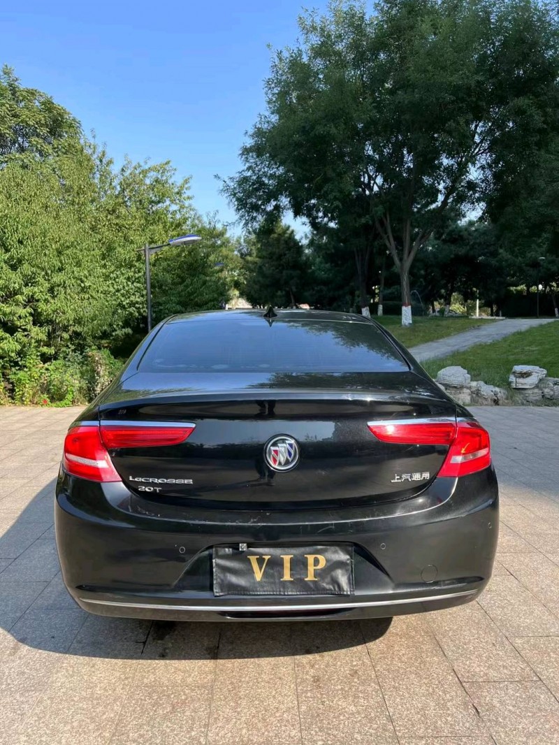 邢台16年别克君越9