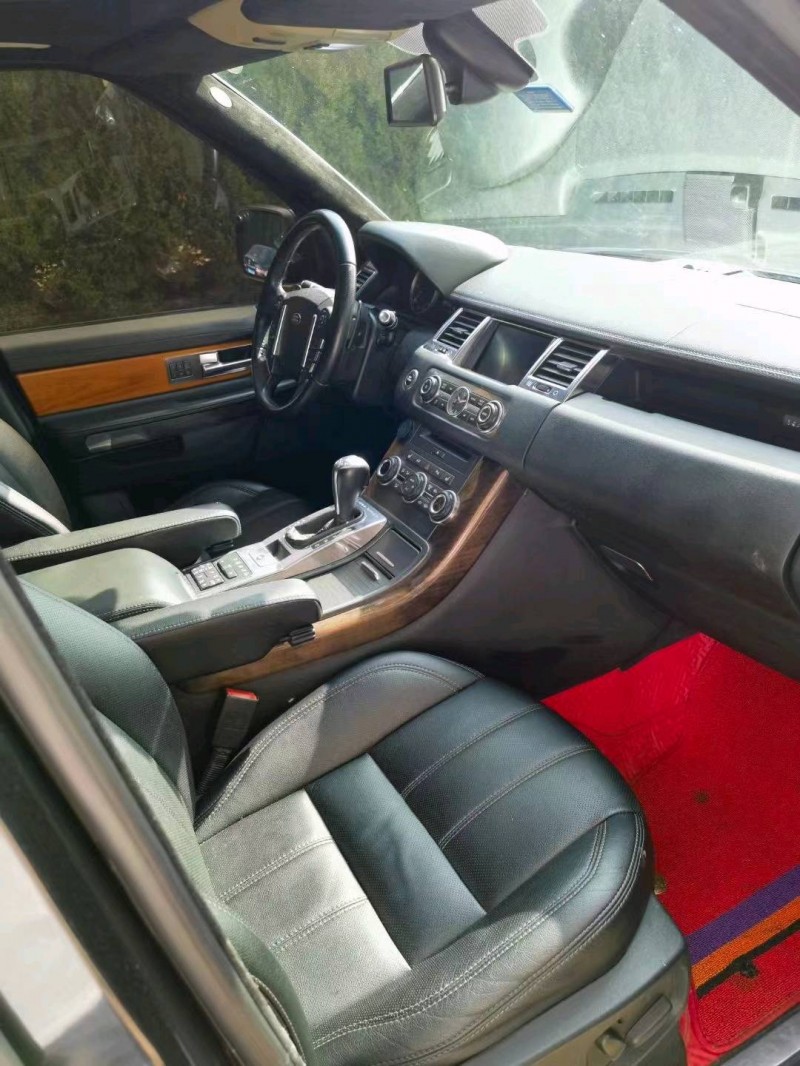 东营13年路虎揽胜运动6