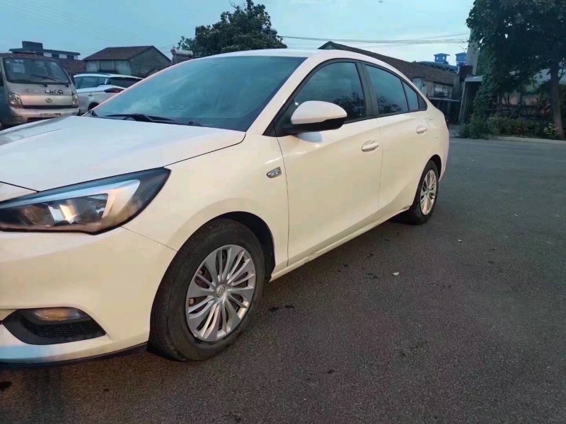 湖州19年别克凯越8