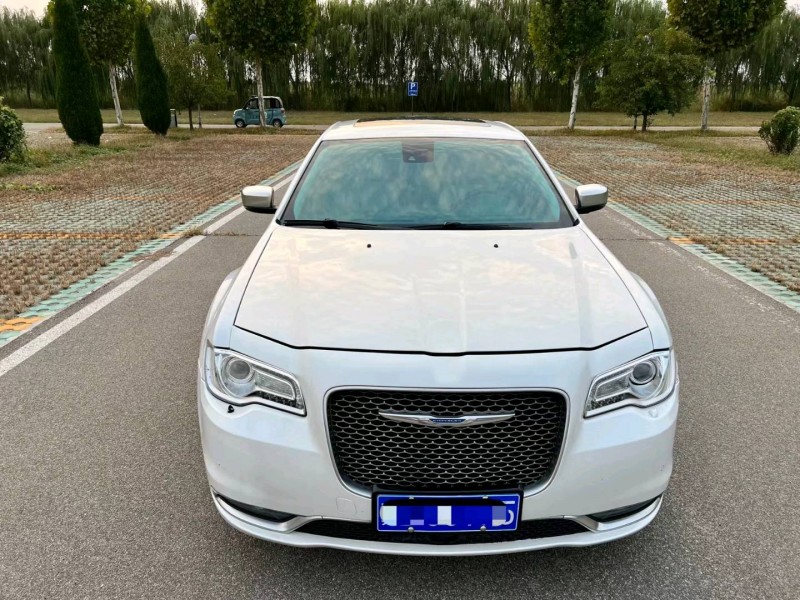 濱州16年克萊斯勒300C1