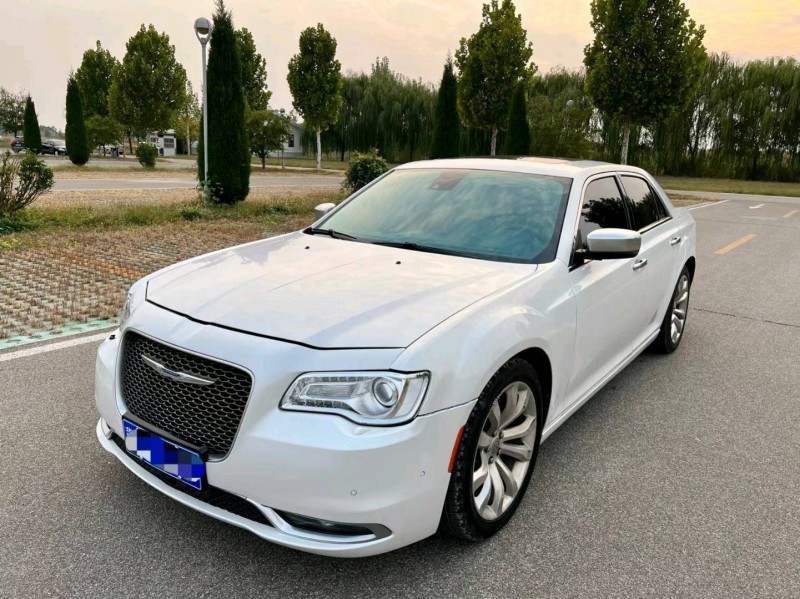 濱州16年克萊斯勒300C2