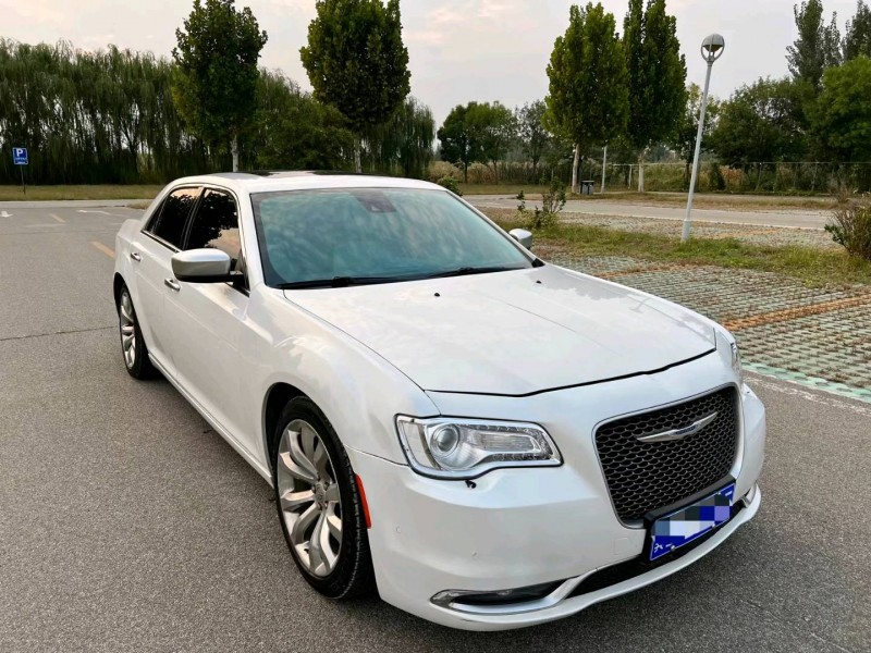 濱州16年克萊斯勒300C3