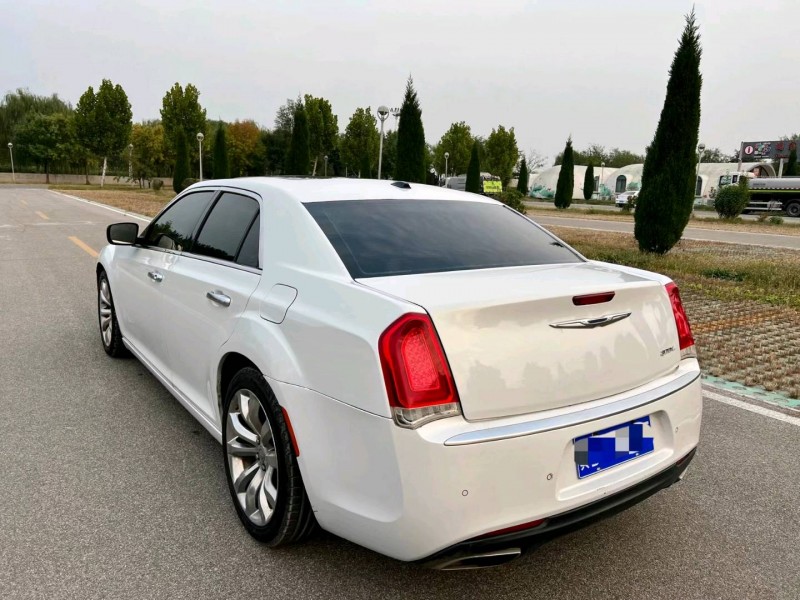濱州16年克萊斯勒300C7
