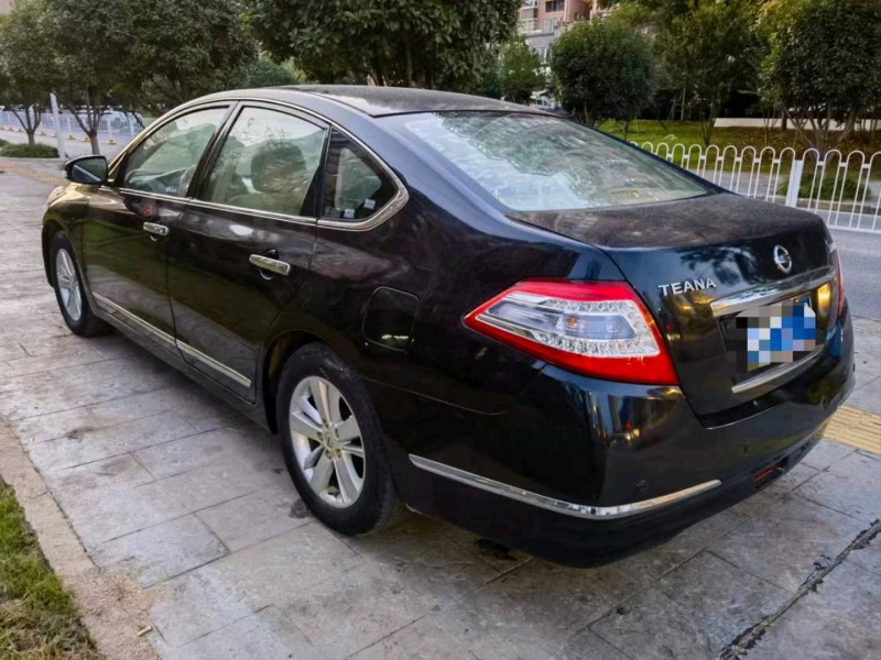 宜昌11年日產天籟4