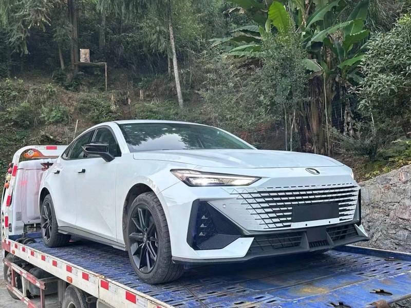 嘉兴23年长安汽车UNI-V3