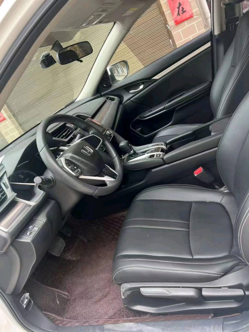 重庆19年本田思域2