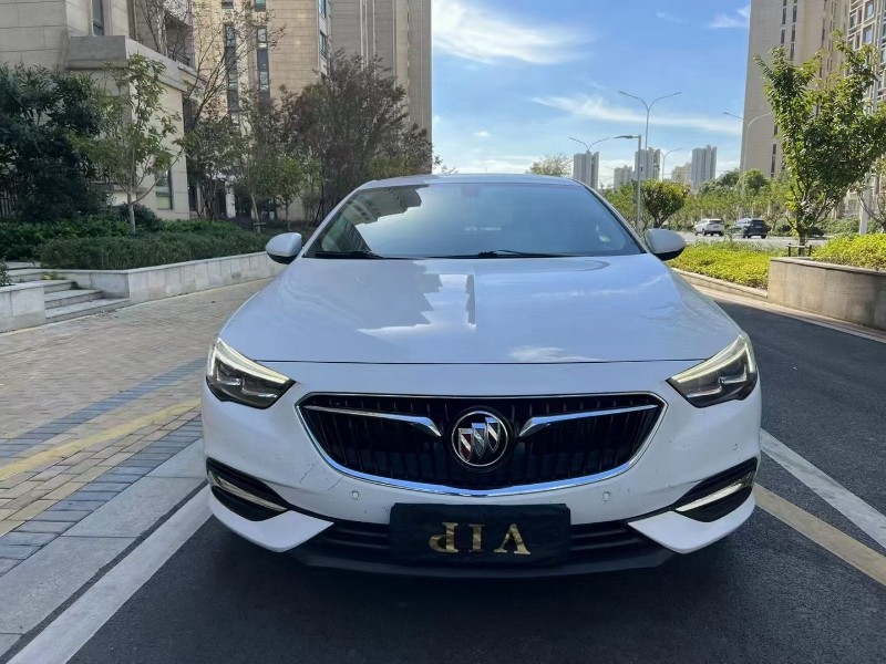 苏州18年别克君威1