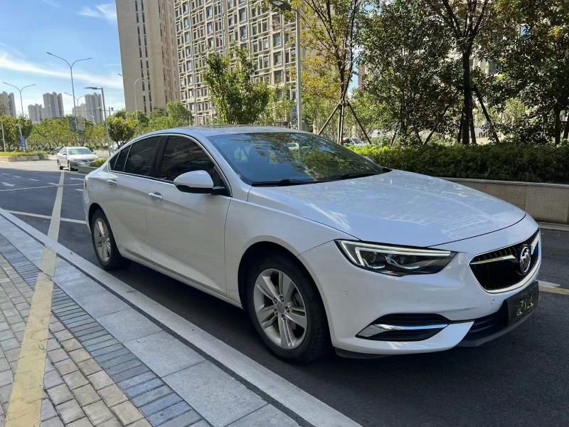 苏州18年别克君威2