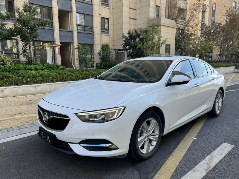 苏州18年别克君威3