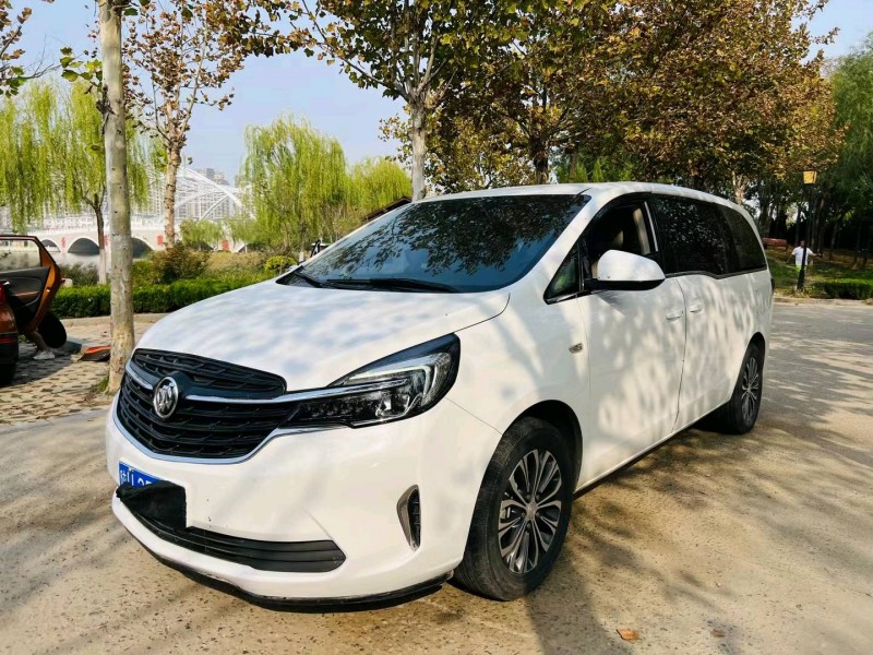 聊城20年别克GL82