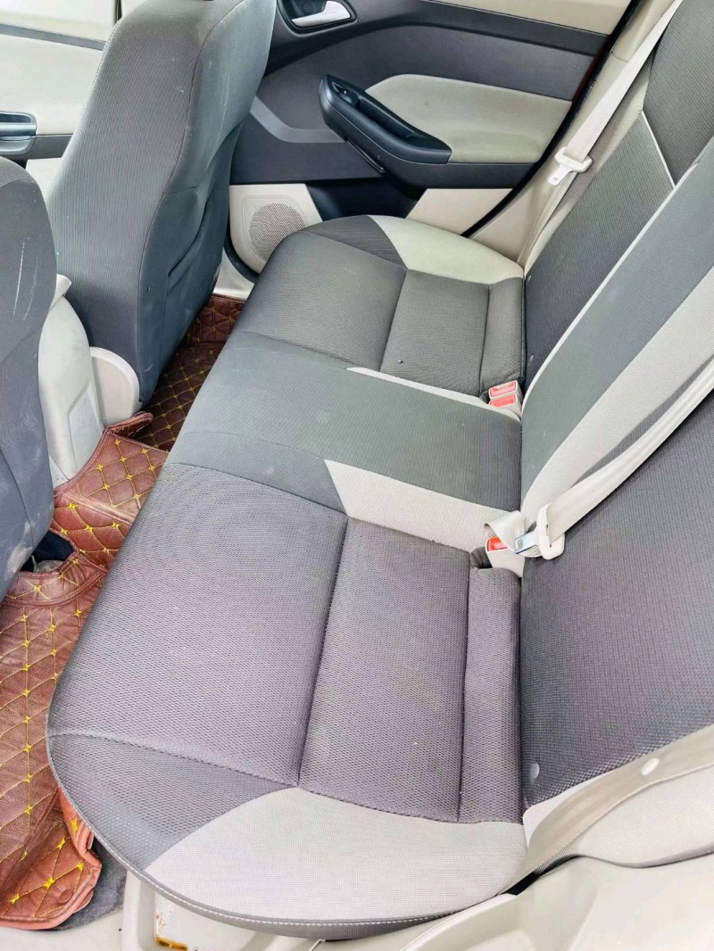 东营15年福特福克斯5