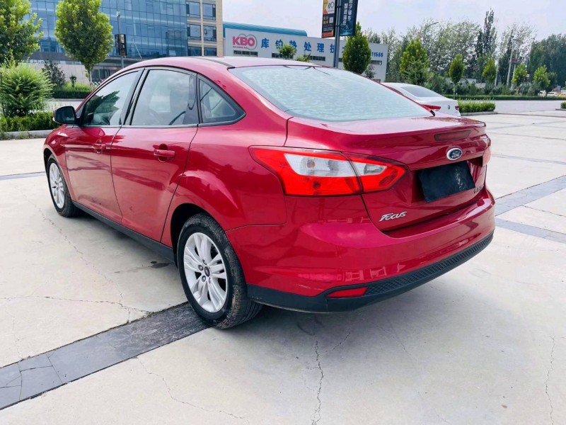 东营15年福特福克斯8