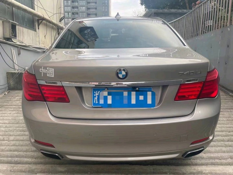 嘉兴12年宝马7系8