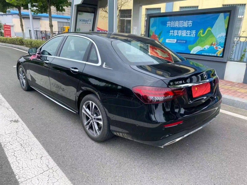 宜昌21年奔馳E8