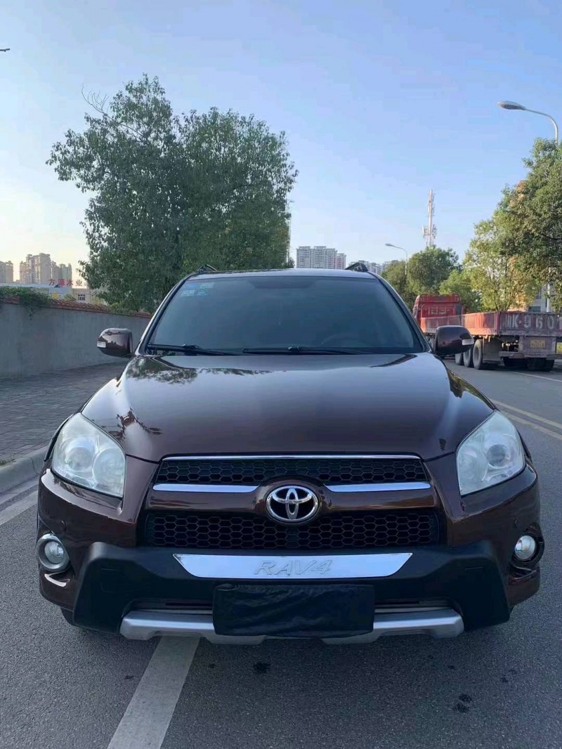 衡阳13年丰田RAV41