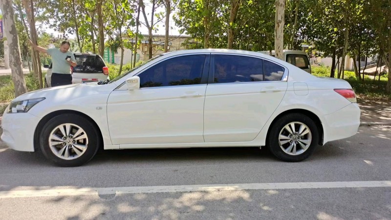 聊城11年本田雅阁2