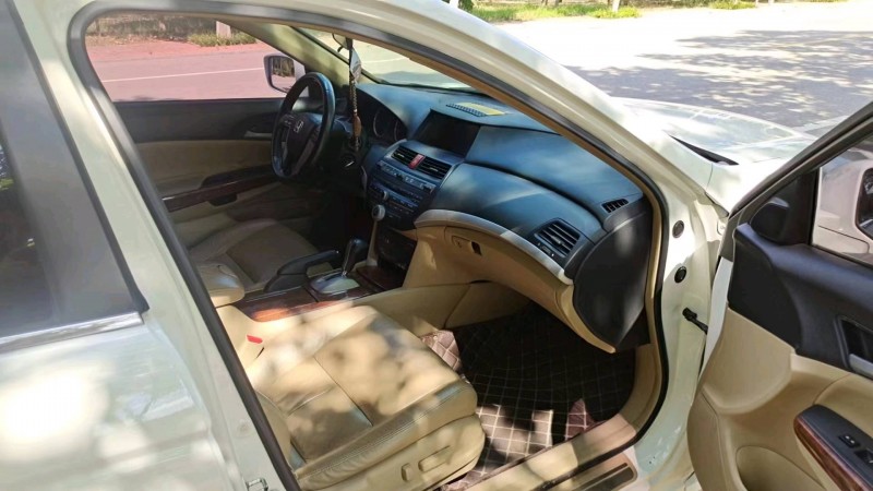 聊城11年本田雅阁3