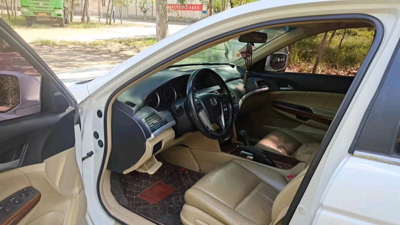 聊城11年本田雅阁6