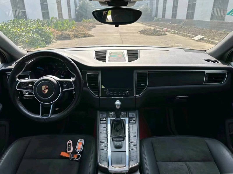 盐城17年保时捷Macan4