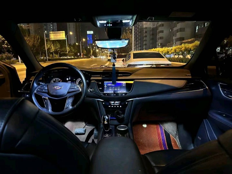 保定20年凯迪拉克XT55