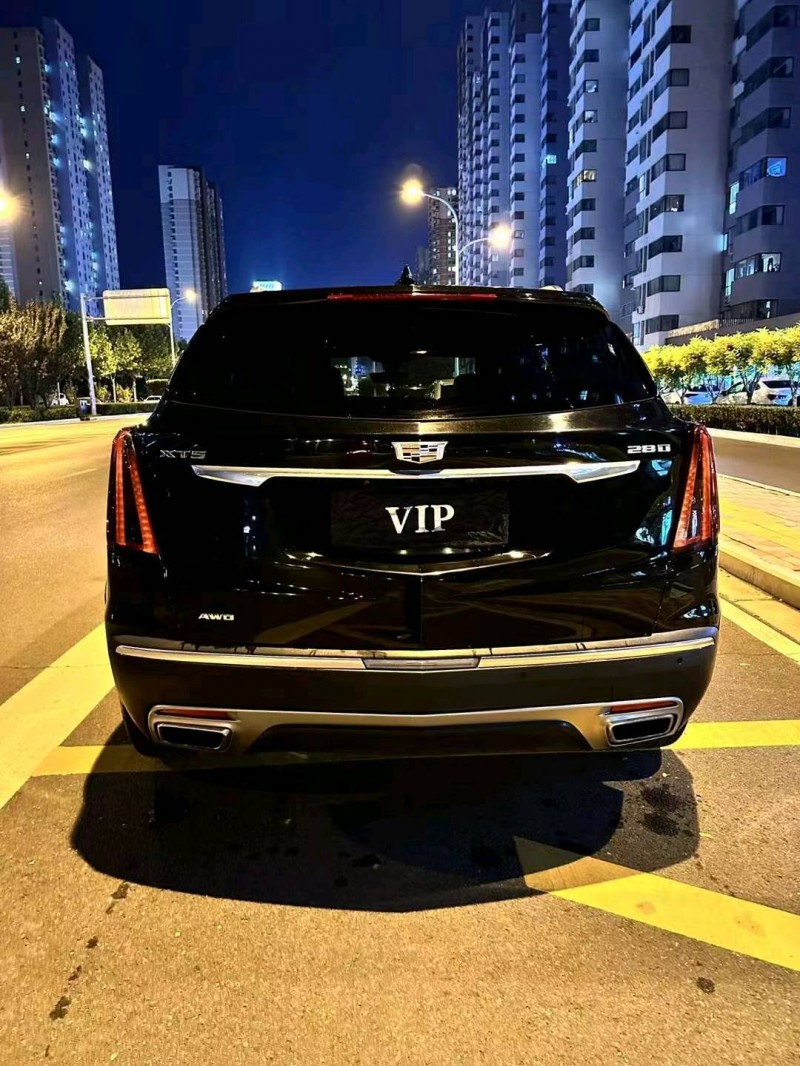 保定20年凯迪拉克XT56