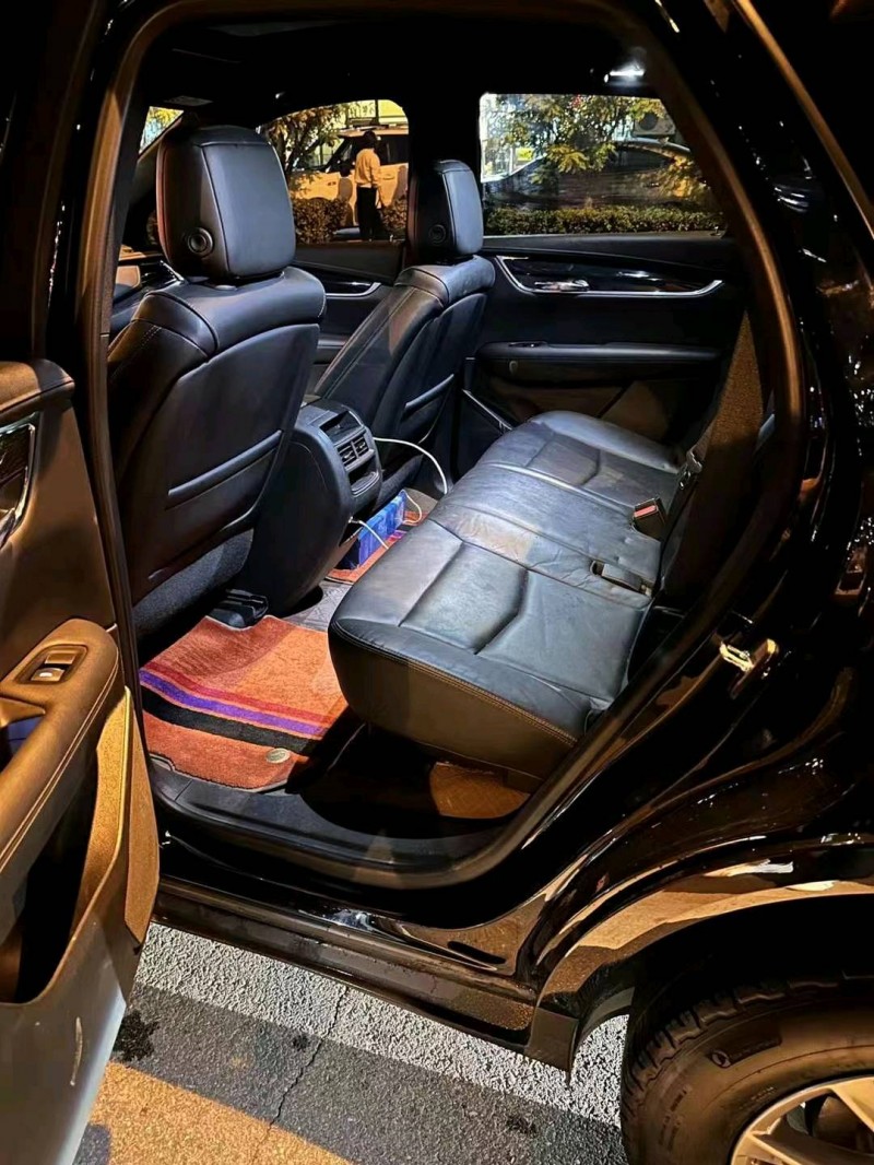 保定20年凯迪拉克XT59