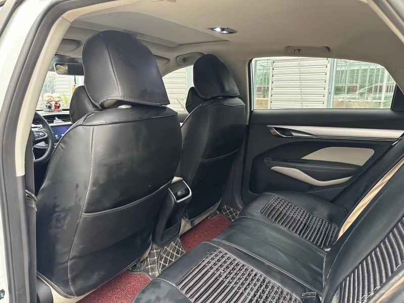 济宁19年吉利缤瑞7