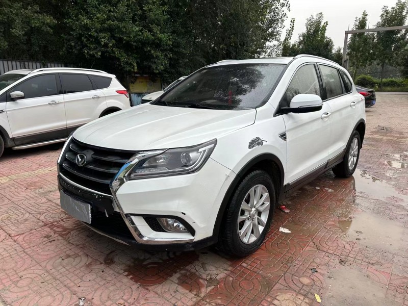 济宁17年北汽幻速S62