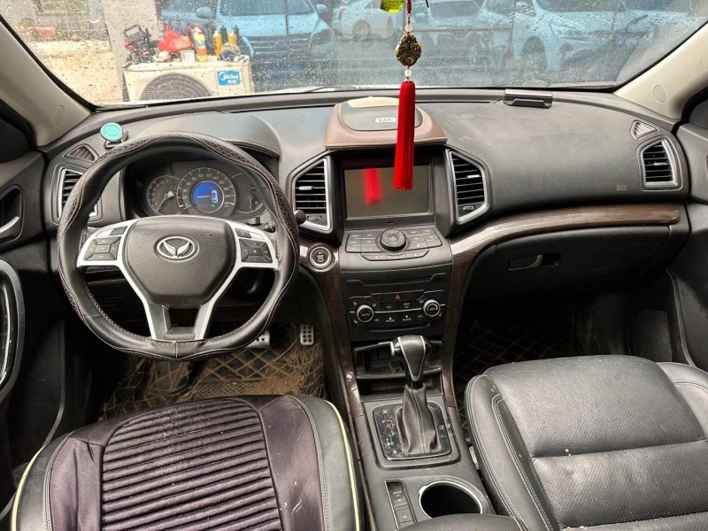 济宁17年北汽幻速S68