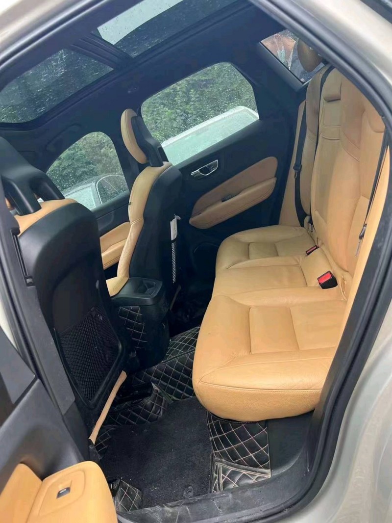 重庆18年沃尔沃XC607