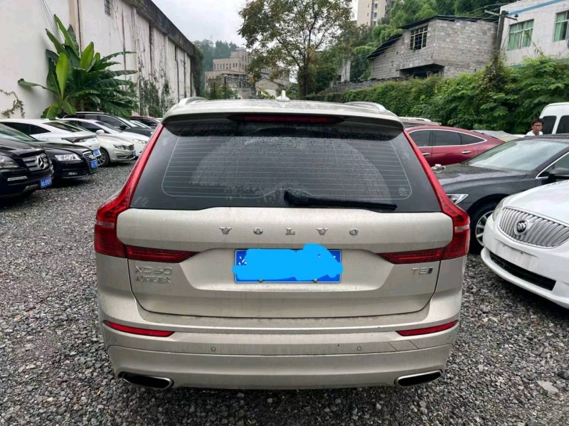 重庆18年沃尔沃XC608