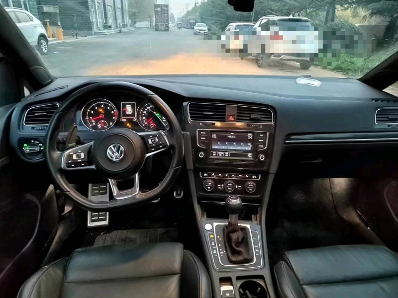 济宁17年大众高尔夫5