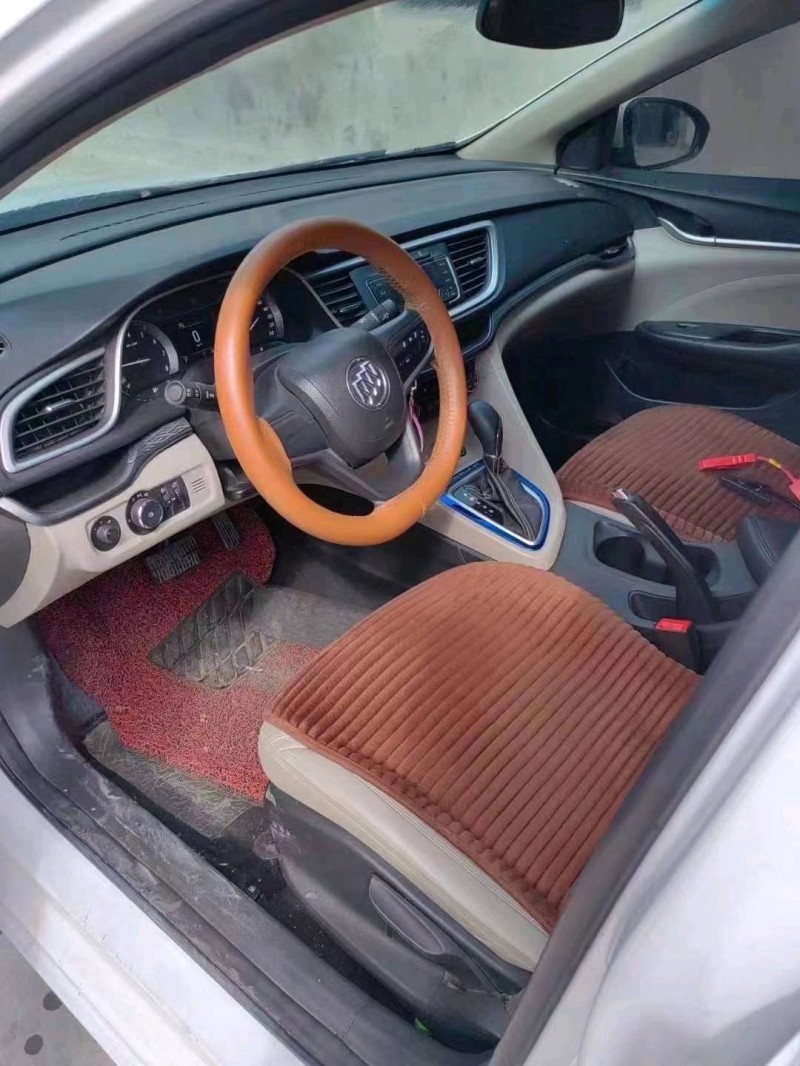 青岛17年别克英朗4